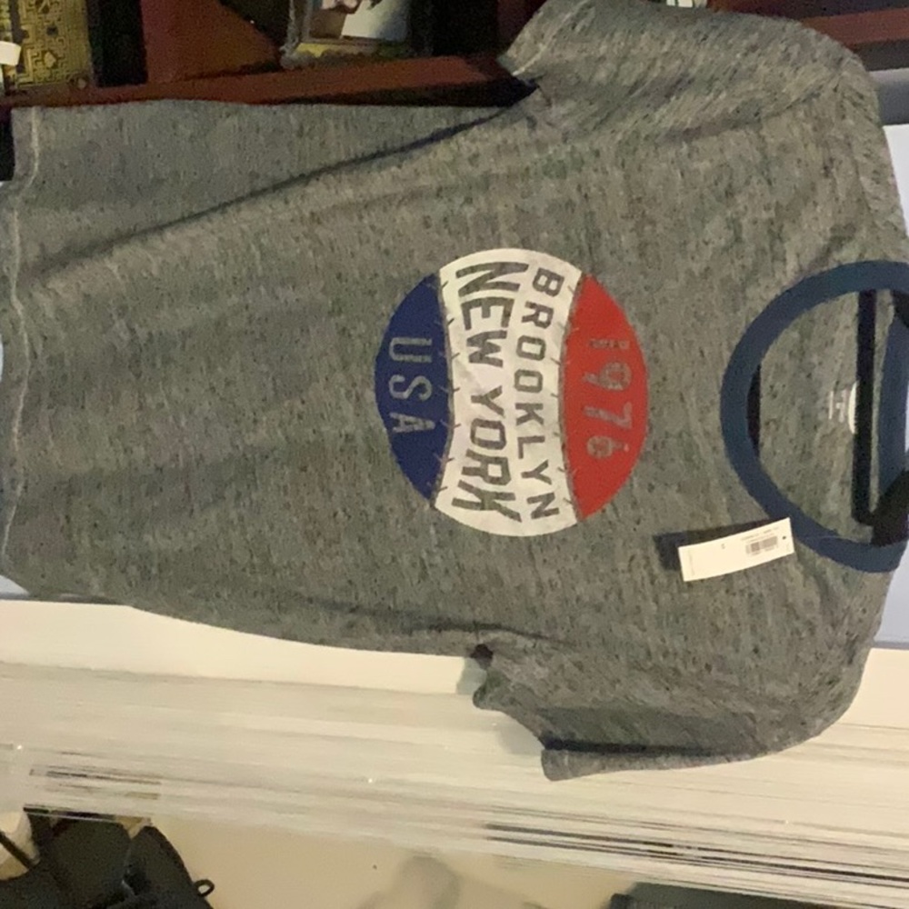 OLD NAVY Brooklyn New York USA tee shirt